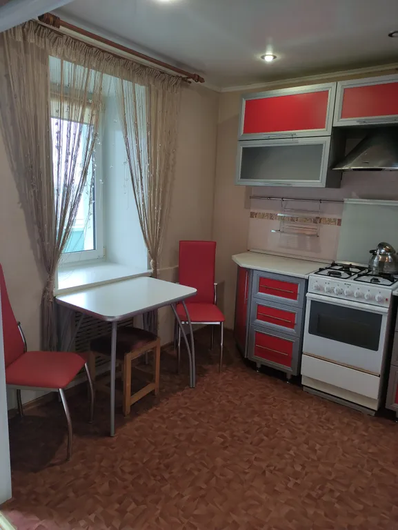 Уютная двухкомнатная квартира в спальном районе