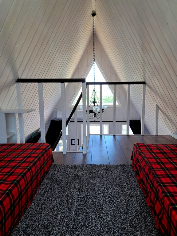 Домик у реки