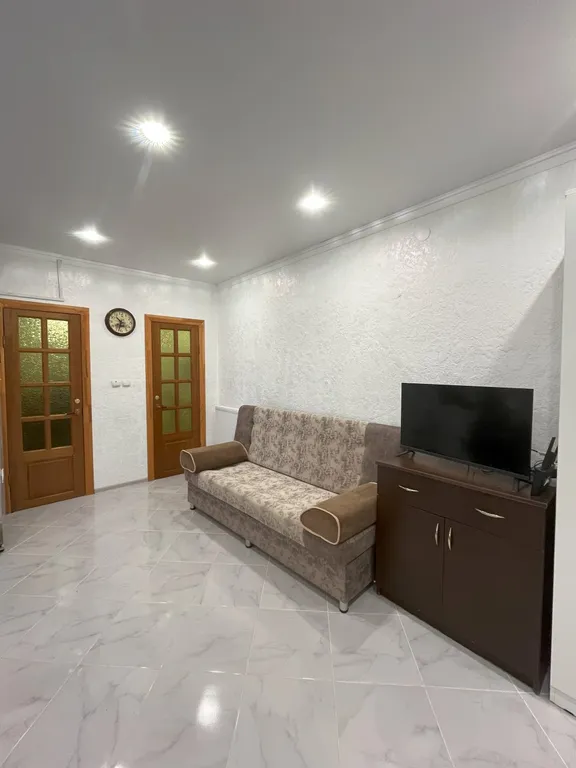 Уютный дом у озера