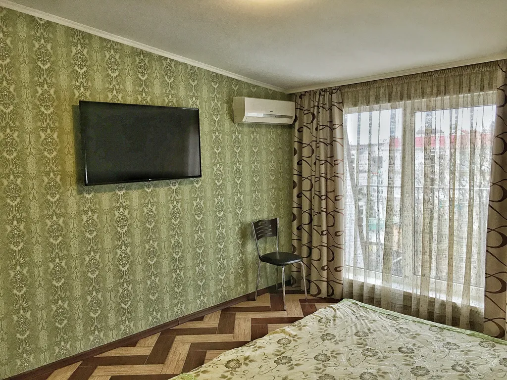 Квартира Апартаменты в центре Набережной с балконом — Ялта