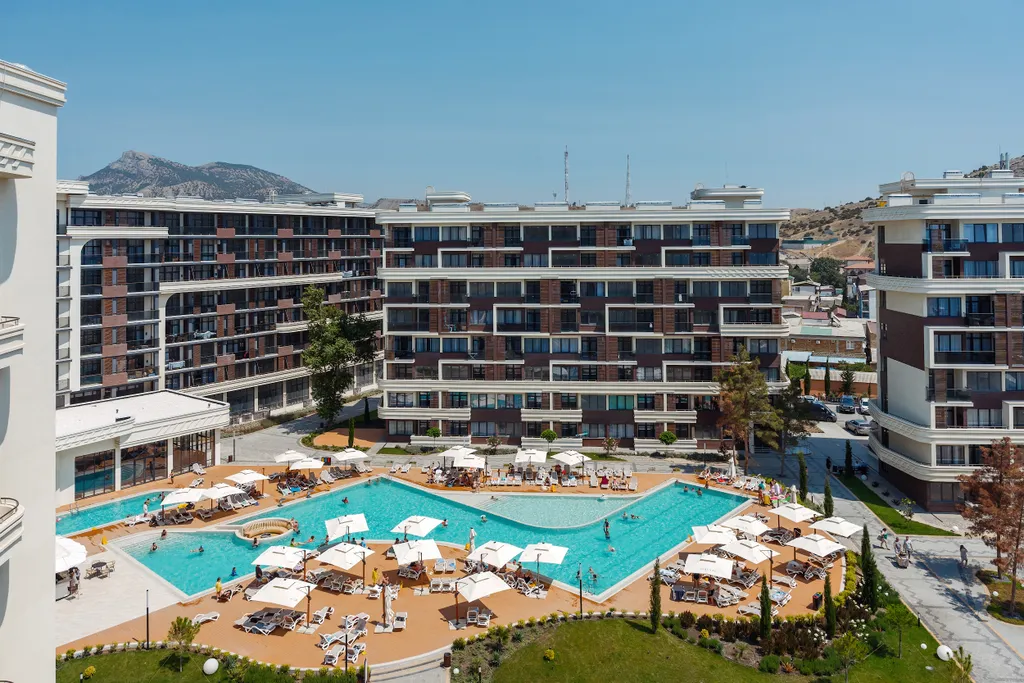 Квартира на берегу моря в комплексе Атлас на первой линии