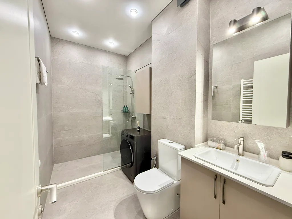 Persimmon, europe square - historic city center