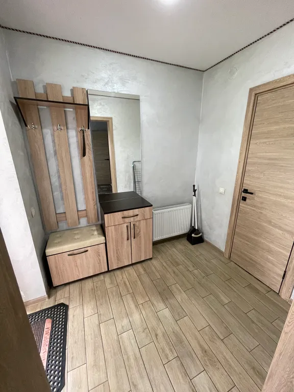 Домик у пруда