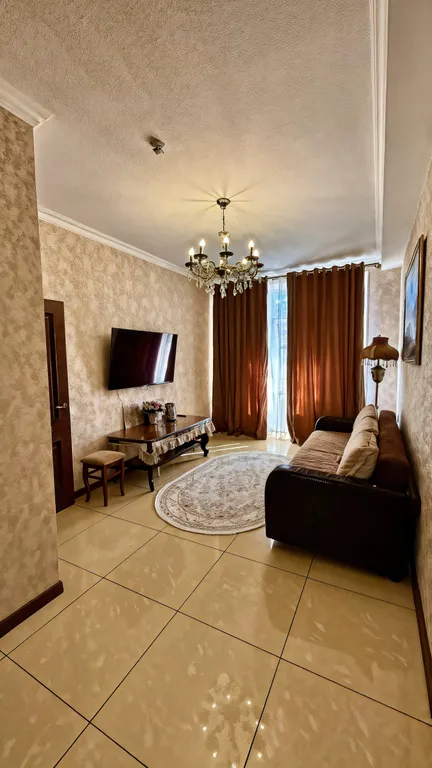 Семейный номер с горной рекой под балконом