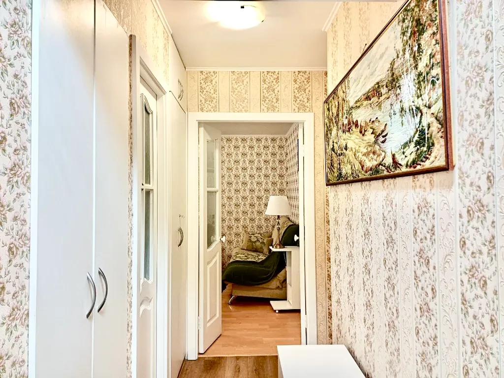 Уютная квартира в шаге от станции метро Проспект Космонавтов