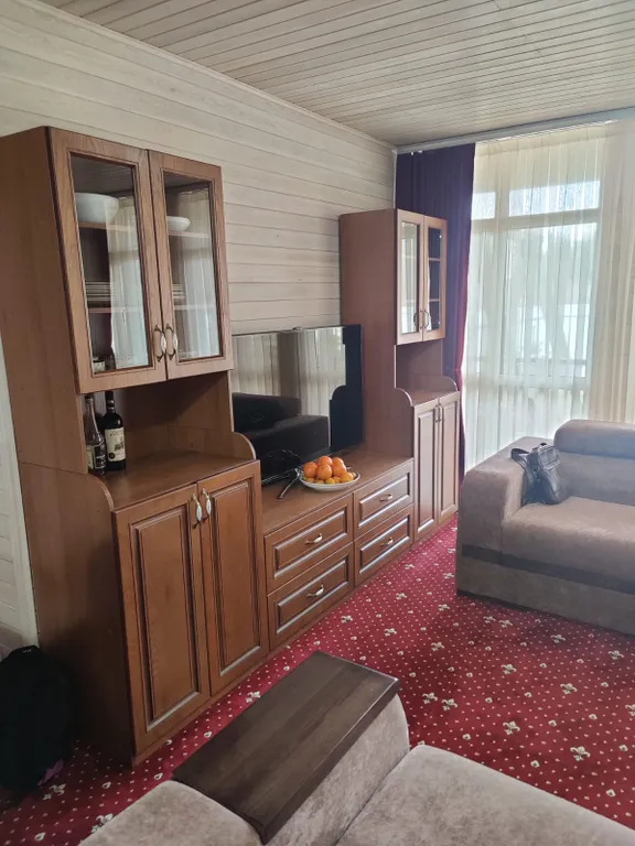 Домик у озера