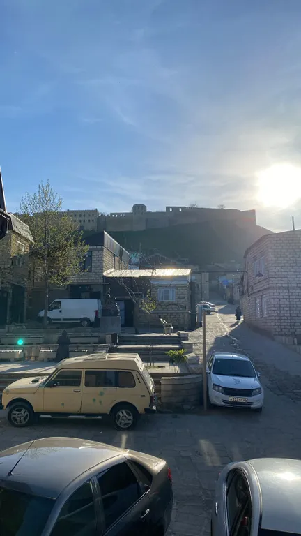 Дом на торговой площади с видом на крепость