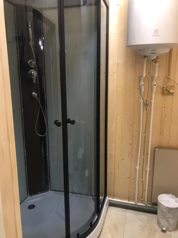 Коттедж в лесу, 12 спальных мест (весь дом)