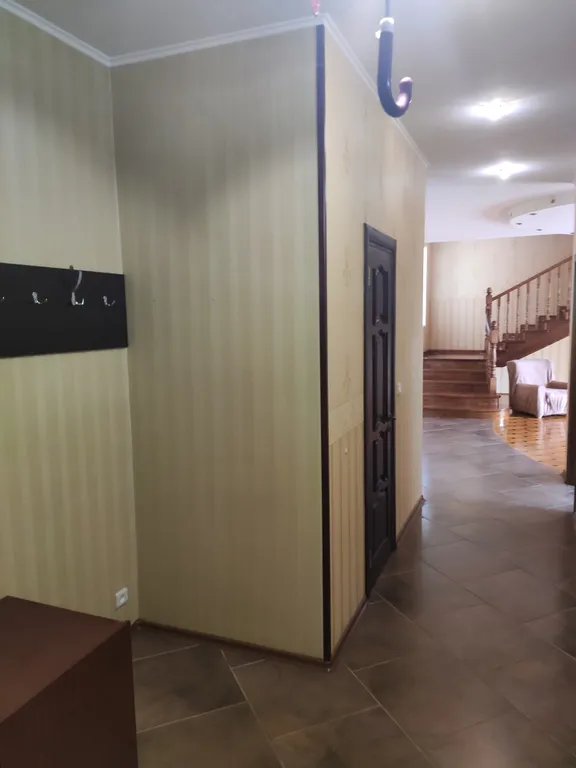 Дом в спальном районе