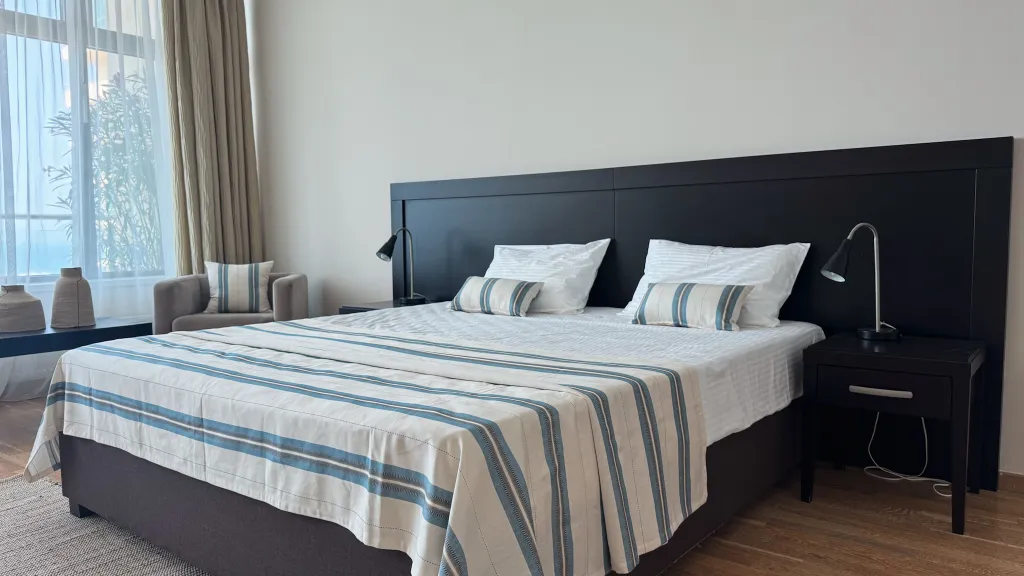 Апартамент 3-х спальный с балконами и панорамой моря