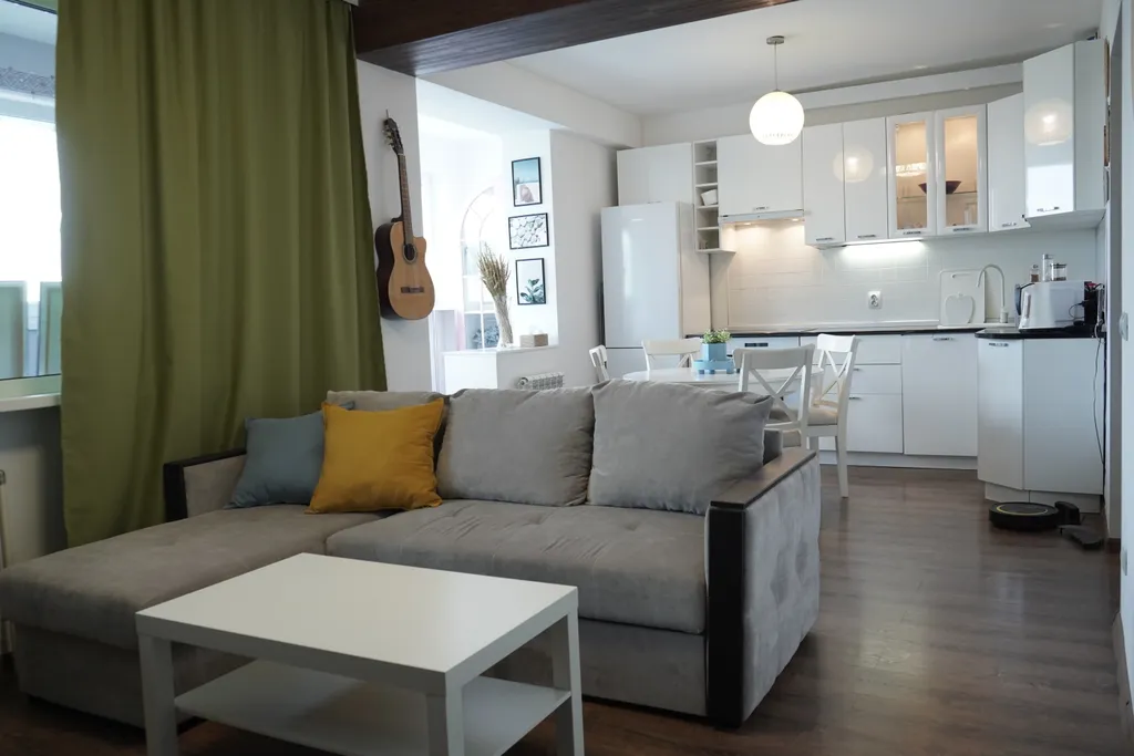 Уютная светлая студия в новостройке с прекрасным видом на город