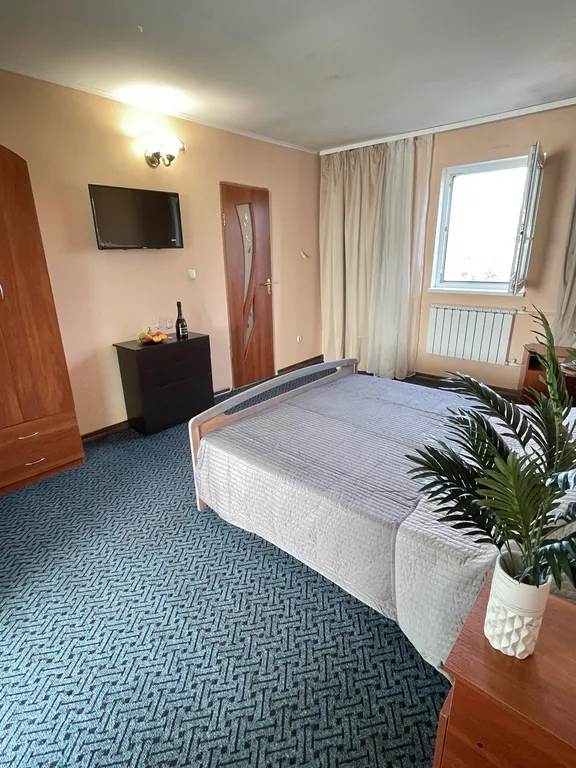 Просторный 4-х местный номер с двумя спальнями на 1-й линии