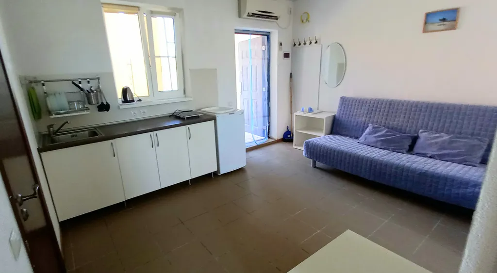 Две спальни, кухня с диваном, веранда