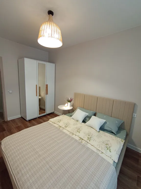 Квартира с видом на железнодорожный вокзал