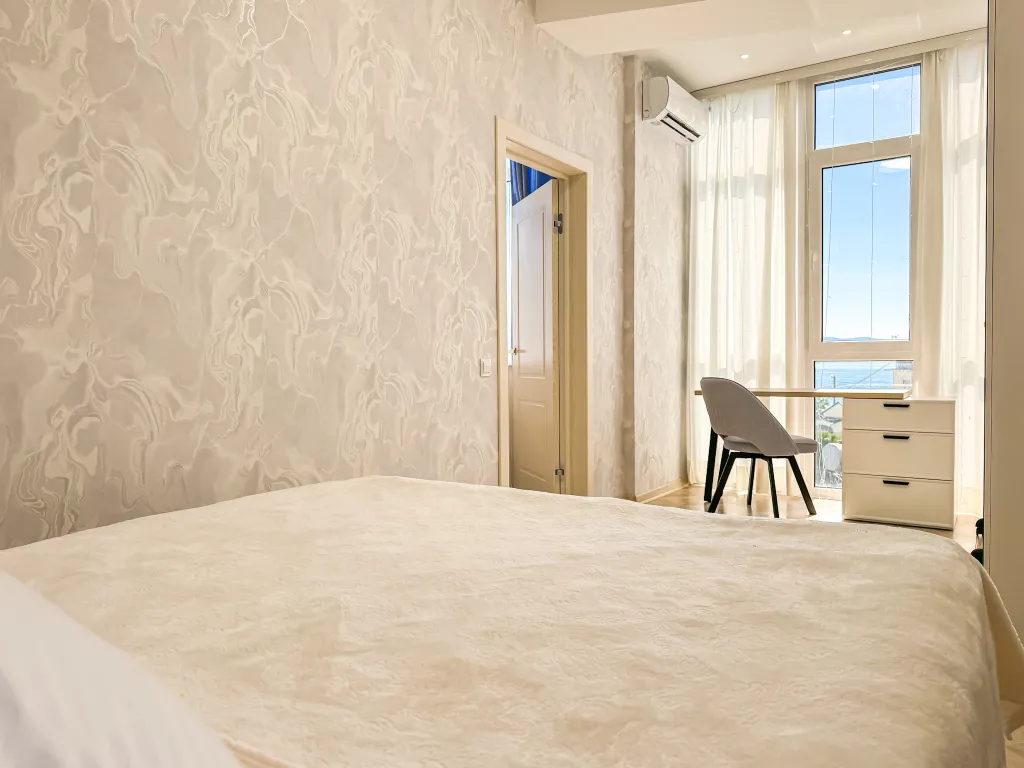 Светлая квартира на берегу Черного моря