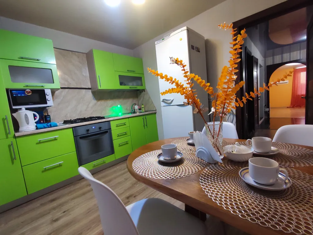 Просторная квартира в центре, рядом площадь Победы, тц гиппо, корона