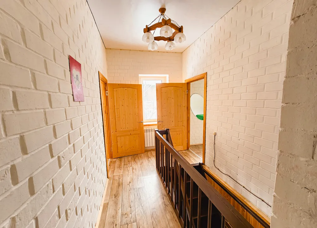 Просторный дом с баней и настольным теннисом в городе