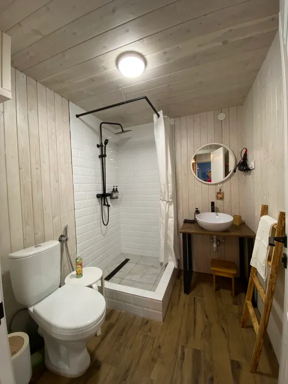 Новый светлый теплый атмосферный барнхаус с террасой “Barny”