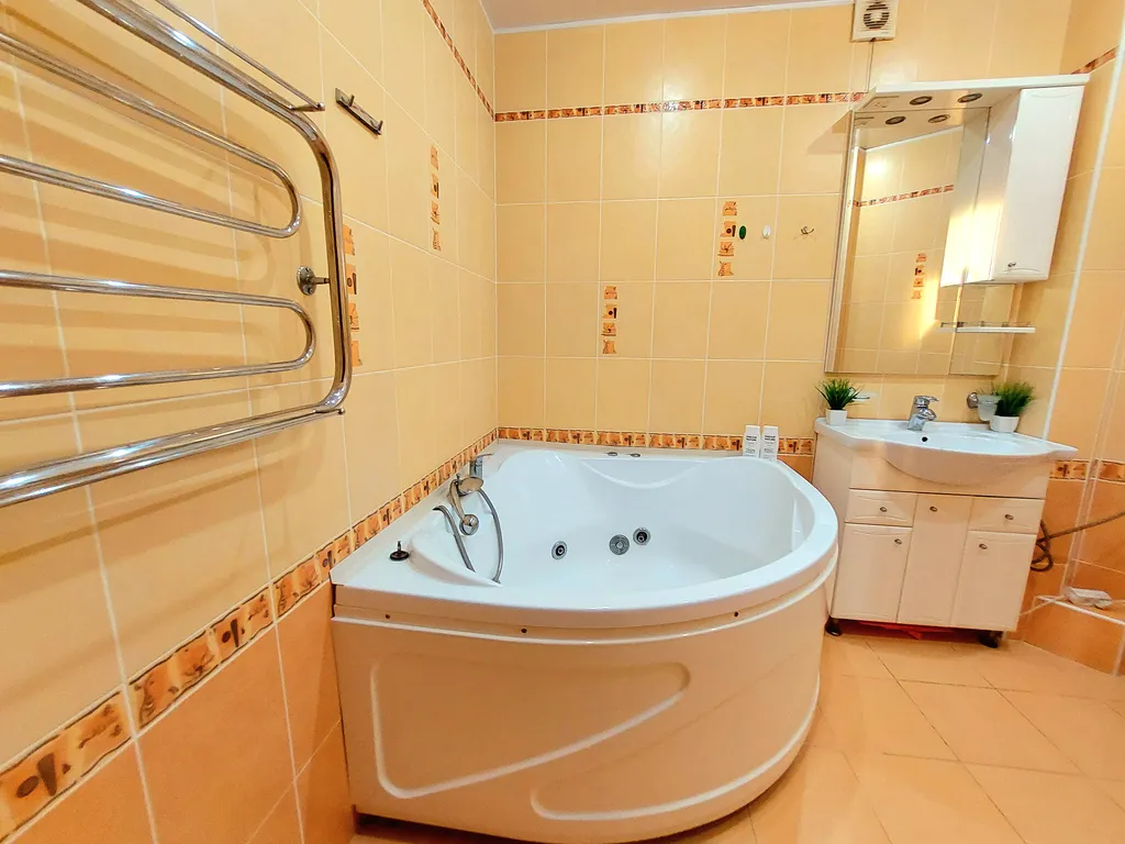 Квартира с джакузи в самом центре рядом с пляжем и ТЦ