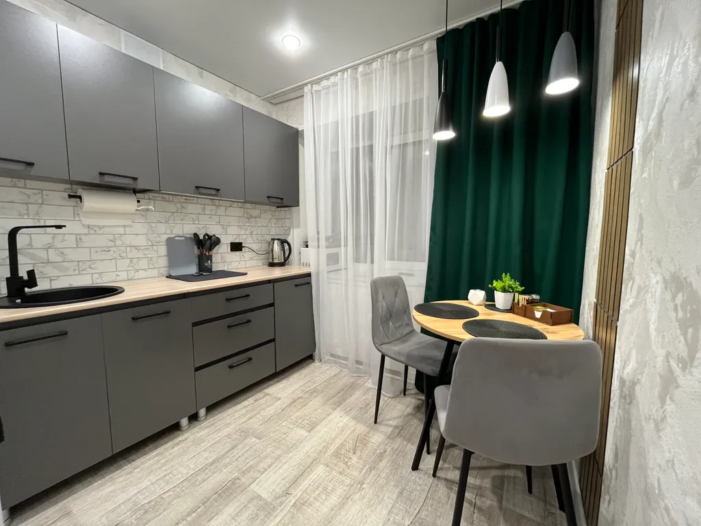 Уютная квартира с дизайнерским интерьером в самом центре города