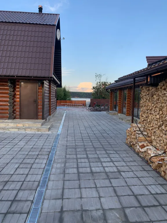 Аквамарин - гостевой комплекс с подогреваемым бассейном