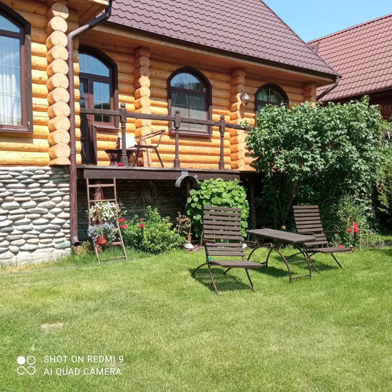 Дом на берегу реки чемал