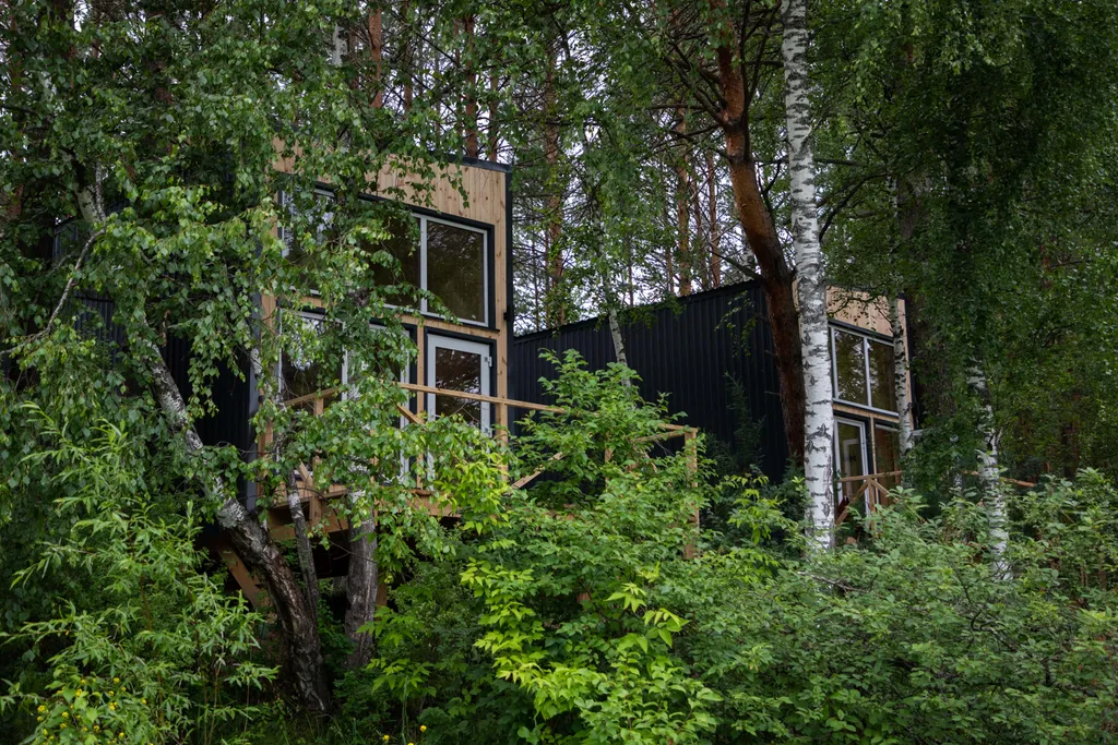 Дом с видовой террасой на берегу Катуни