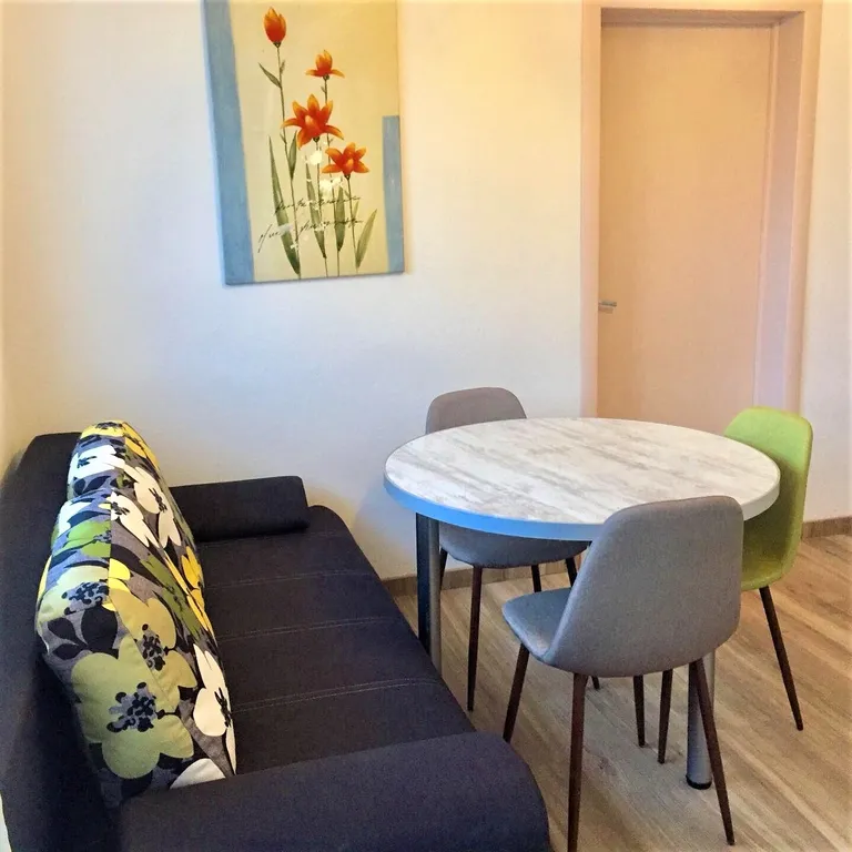 Апартаменты Париж с отдельной спальней и видом на море