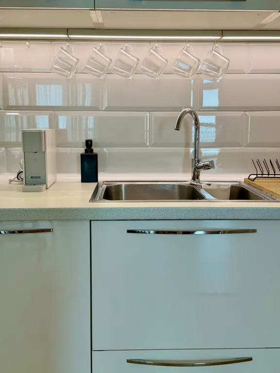 Корона с видом на море