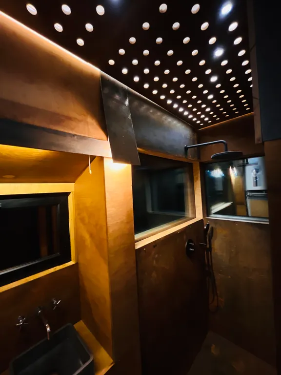 Домик на озере