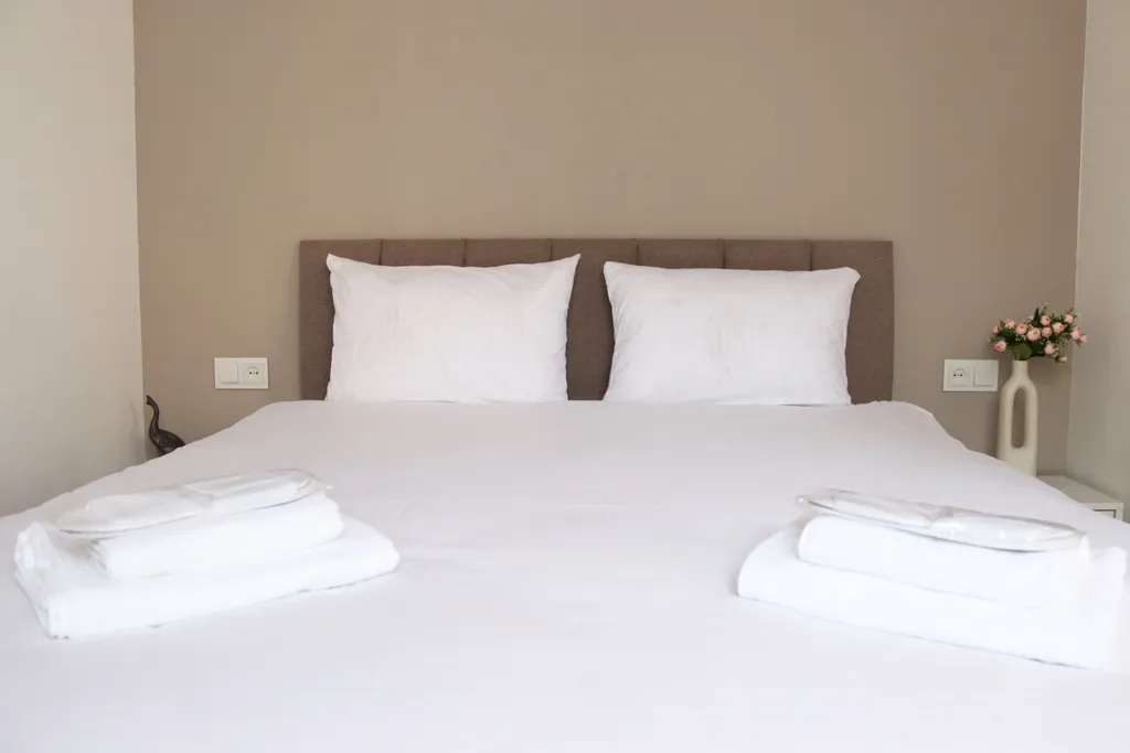 One bedroom apt. Near opera house