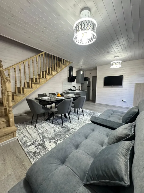 Коттедж 2 новый в самом сердце Домбая