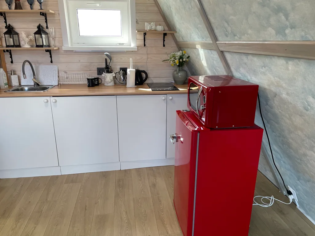 Сказочный А-фрейм с отдельной баней из липы в заповедном лесу