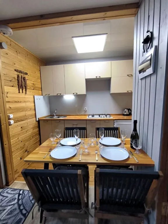 Коттедж Уютный домик рядом с заливом — Светлый