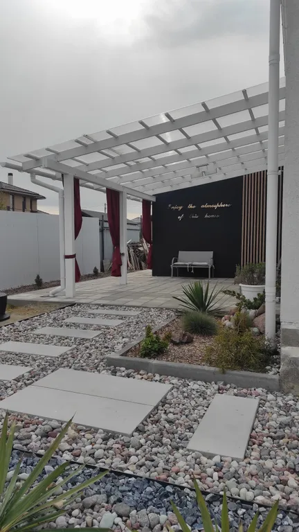 Дом рядом с побережьем