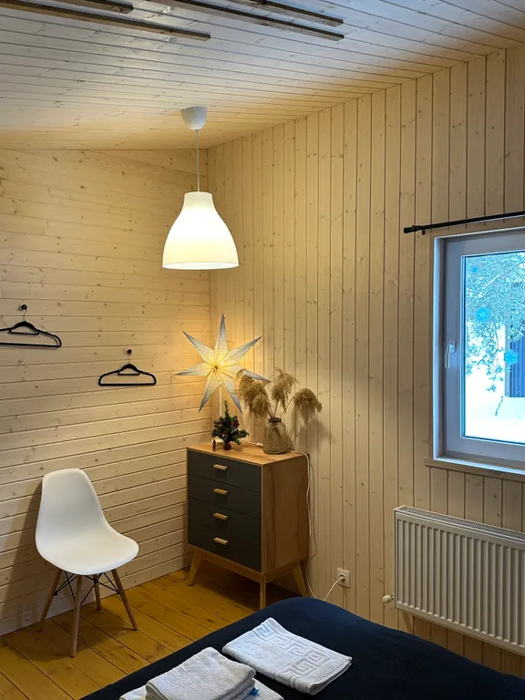 Сказочный домик в лесу