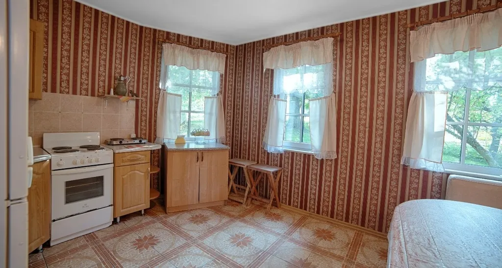 Коттедж 5-комнатный Дом — Луга