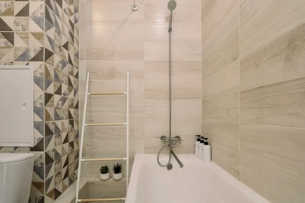 4 Угла: Тот самый ЖК колизей на набережной, М.Горького, 150