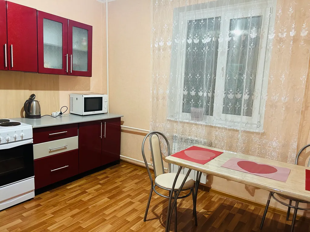 Чистая уютная квартира с видом на Знаменскую рощу