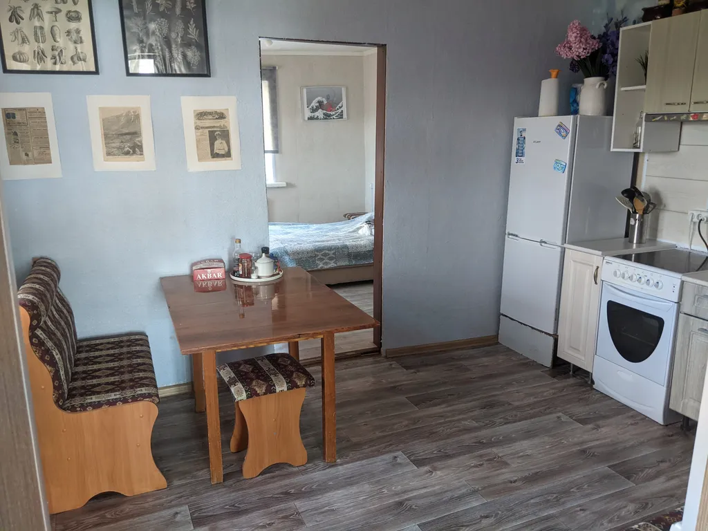 Домик возле аэропорта