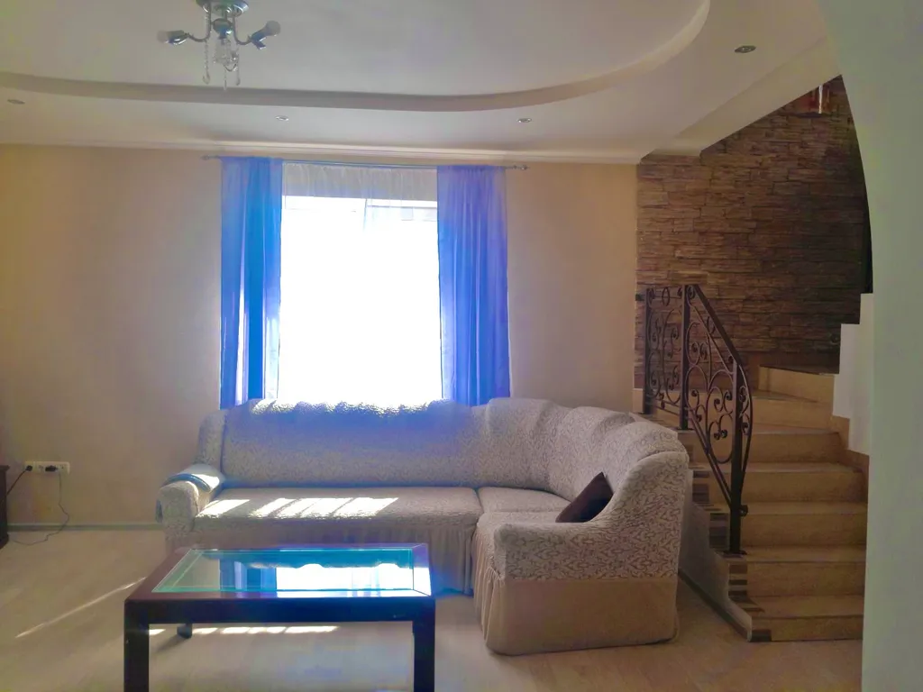 Уютный дом в спокойном районе для проживания и отдыха