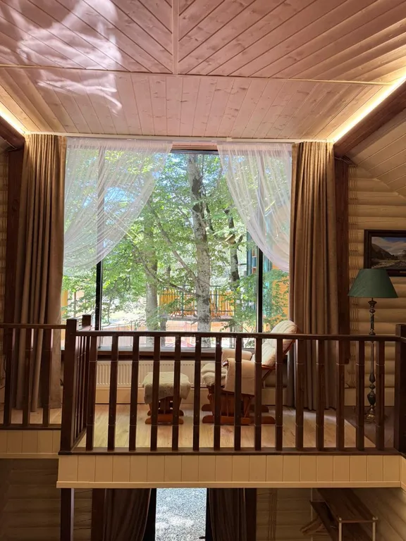 Vip дом с четырьмя спальнями и кухней