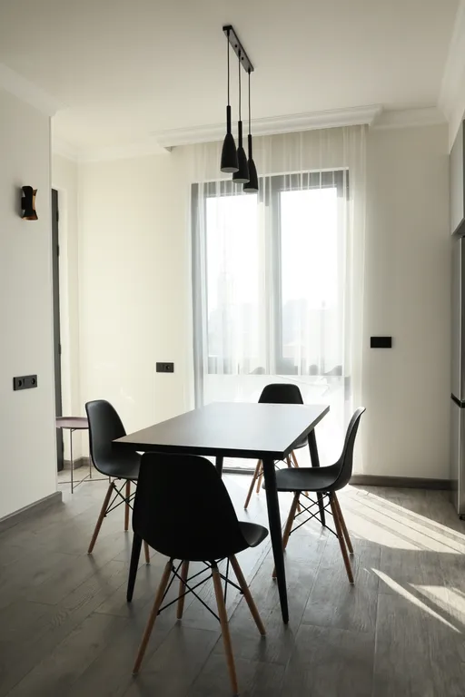 Солнечный 2-комнатный лофт с балконом у Французского университета