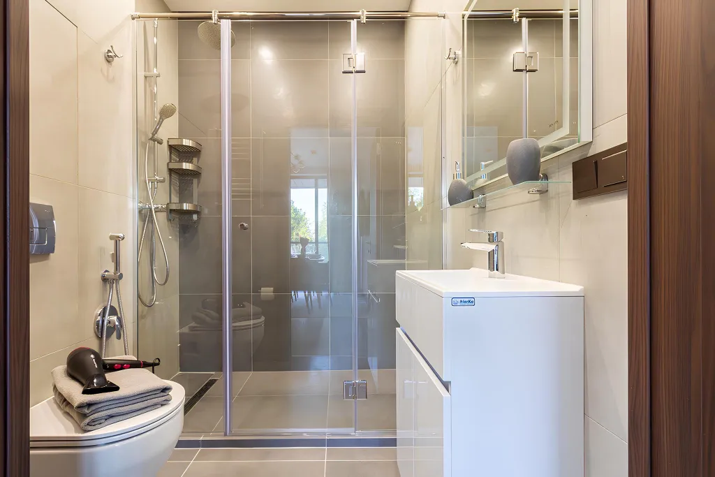 Апартамент с двумя спальнями и большим балконом у курорта