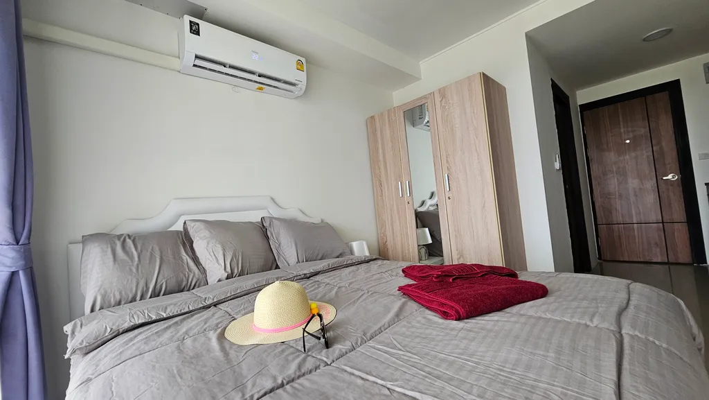 Студия с видом на закат