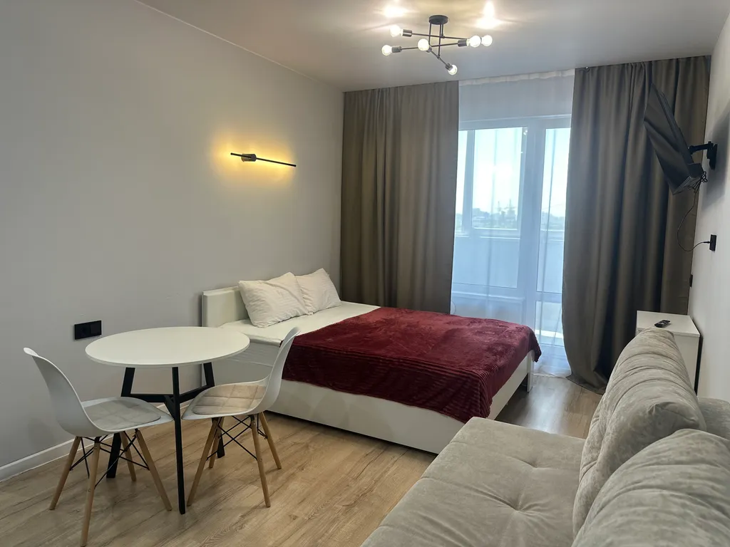 Квартира Уютная студия в ЖК Изумрудный - 2 новый дом, центральный район — аренда посуточно в Барнаул