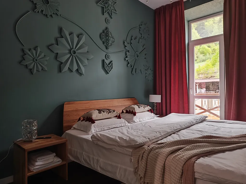 Трёхкомнатная квартира с элементами колониального стиля у подъемника