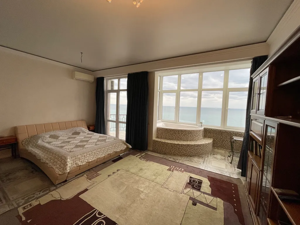 Уникальный апартамент с панорамным видом на море