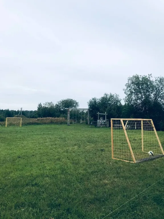 Уютный семейный дом у озера