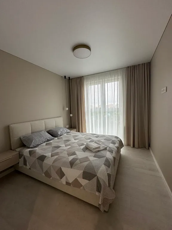 Новая евротрешка с хорошим ремонтом в новой микрорайоне